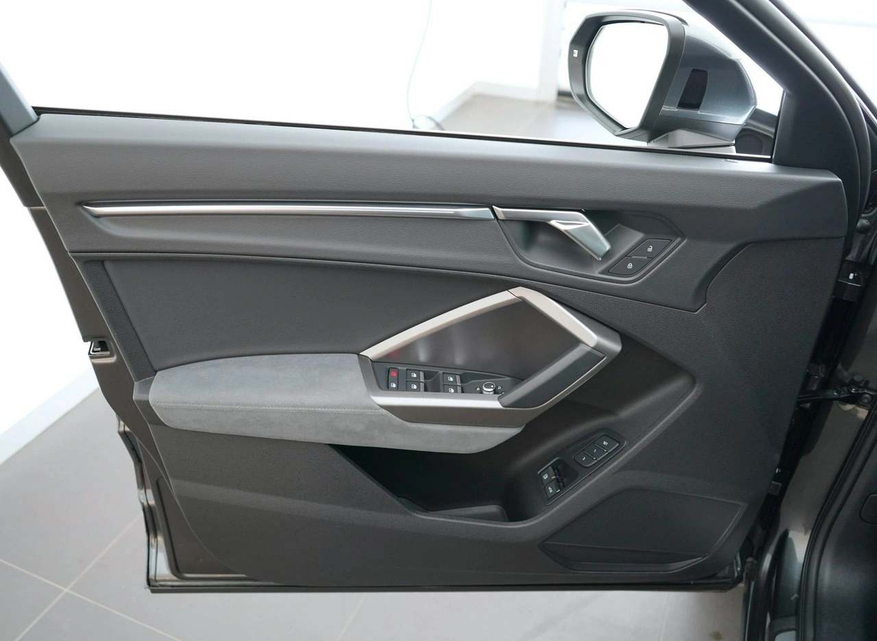 Audi Q3 - Zdjęcie 11