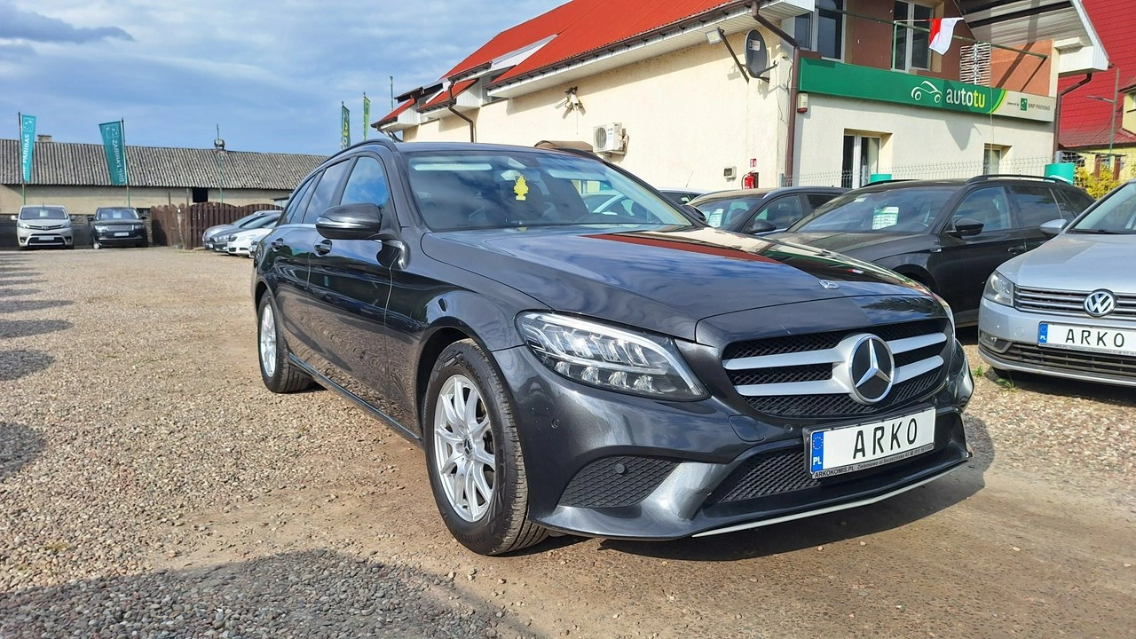 Mercedes C 180 - Główne zdjęcie