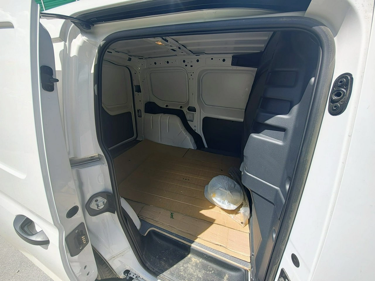 Volkswagen Caddy - Zdjęcie 9