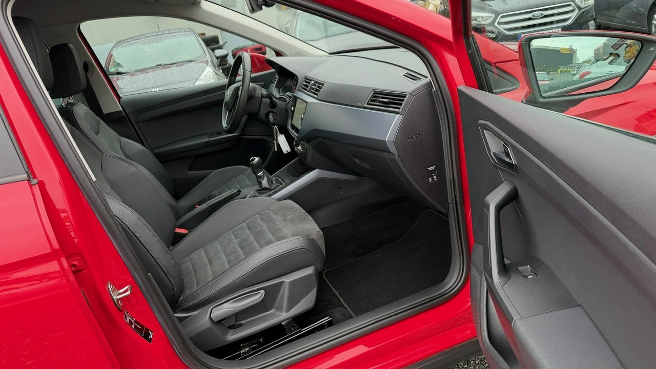 Seat Arona - Zdjęcie 17