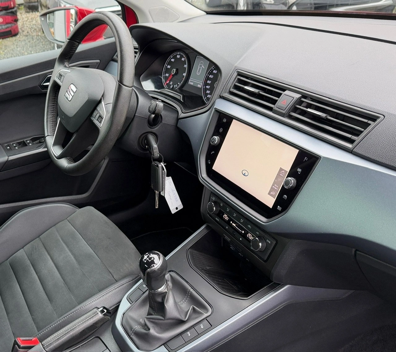 Seat Arona - Zdjęcie 18
