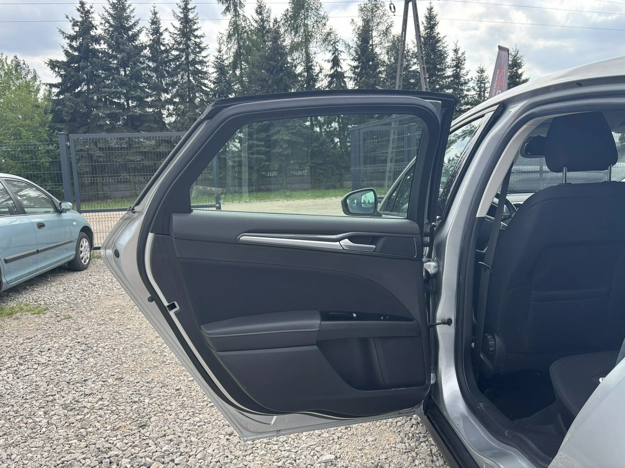 Ford Mondeo - Zdjęcie 27