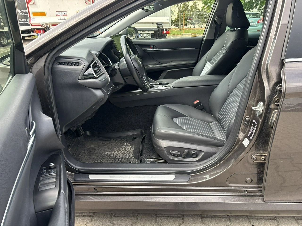 Toyota Camry - Zdjęcie 10