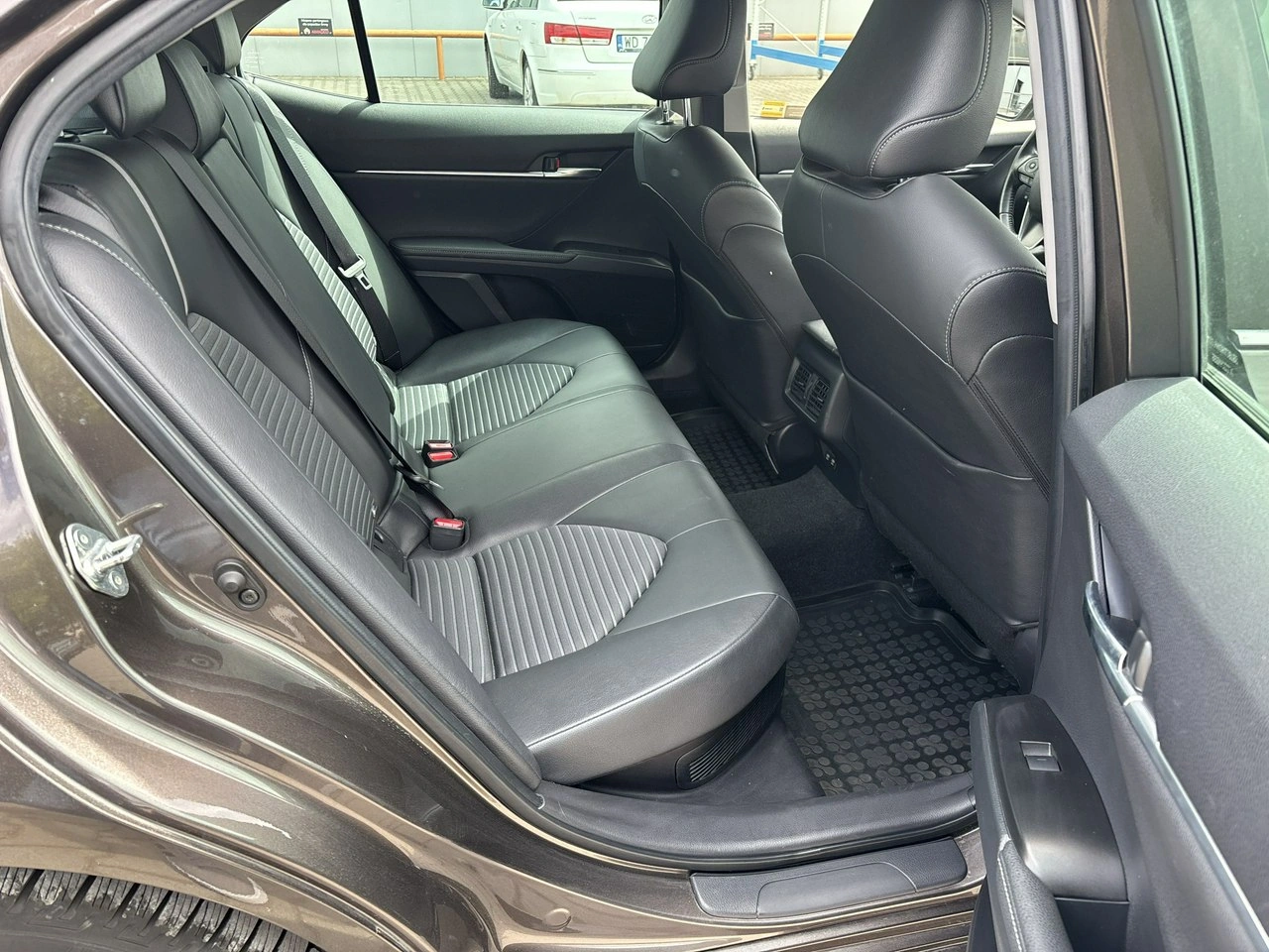 Toyota Camry - Zdjęcie 14