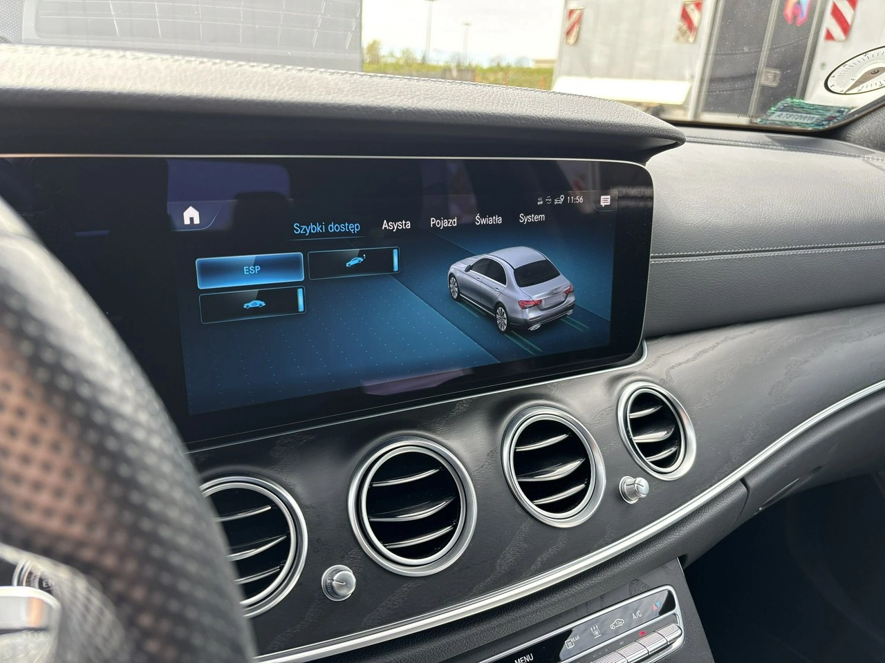 Mercedes E 300 - Zdjęcie 22