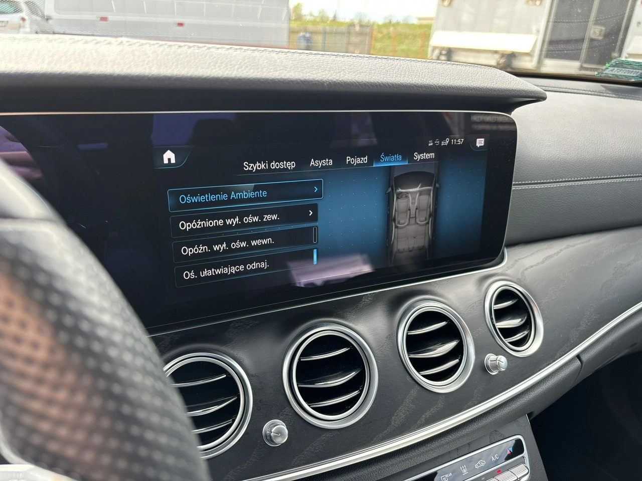 Mercedes E 300 - Zdjęcie 25