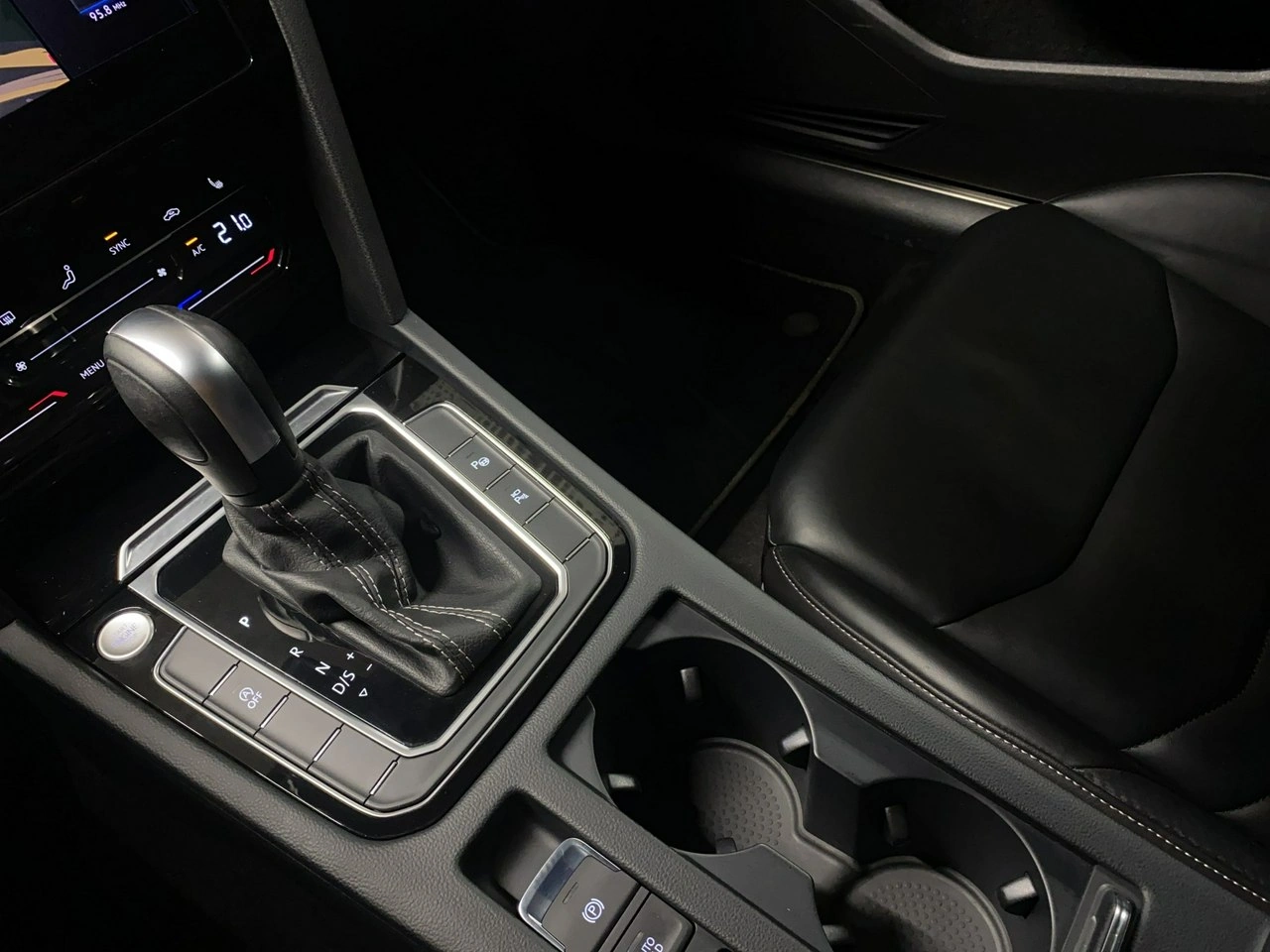 Volkswagen Arteon - Zdjęcie 33