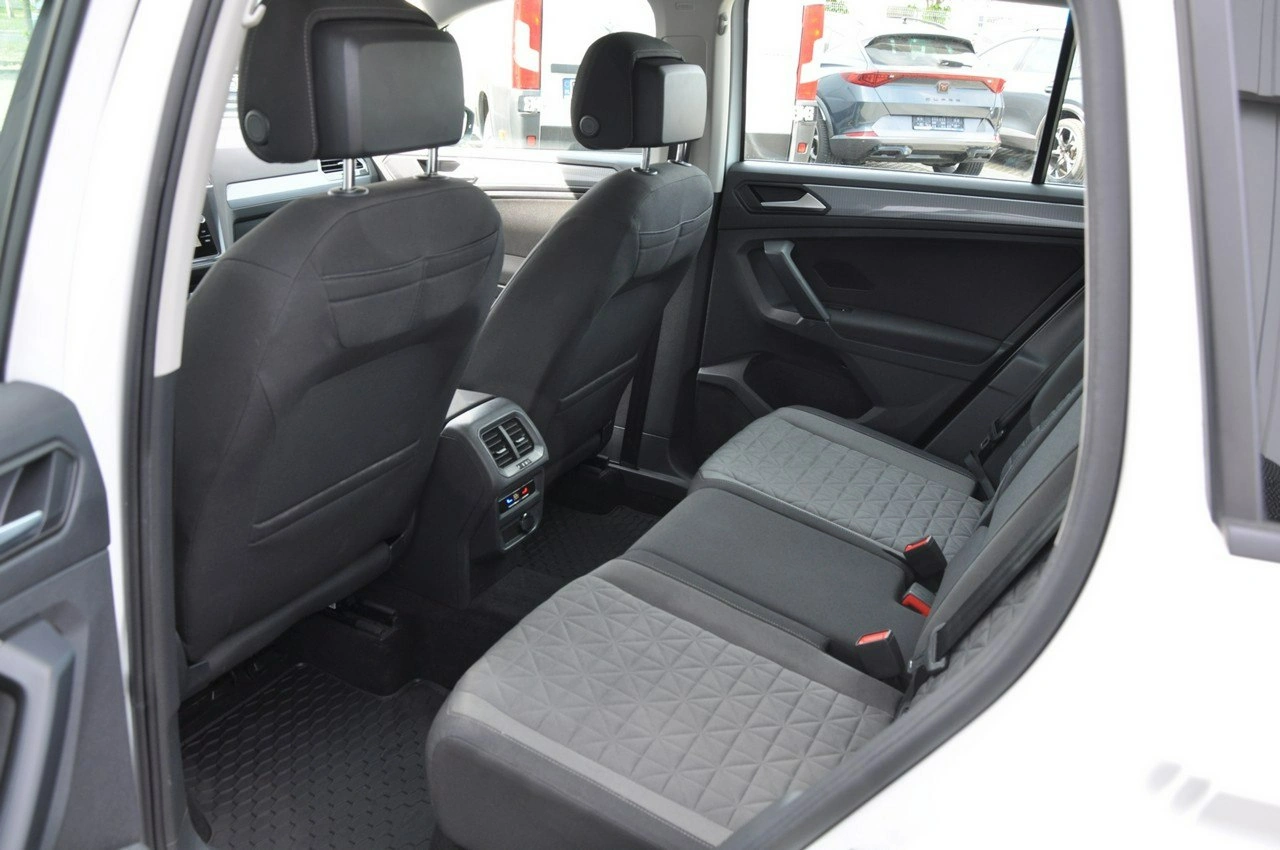 Volkswagen Tiguan - Zdjęcie 28