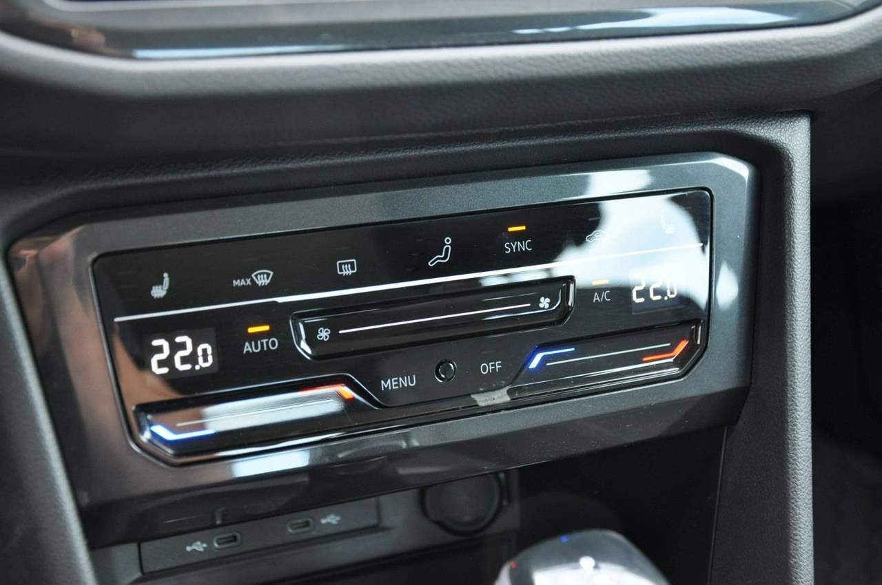 Volkswagen Tiguan - Zdjęcie 24