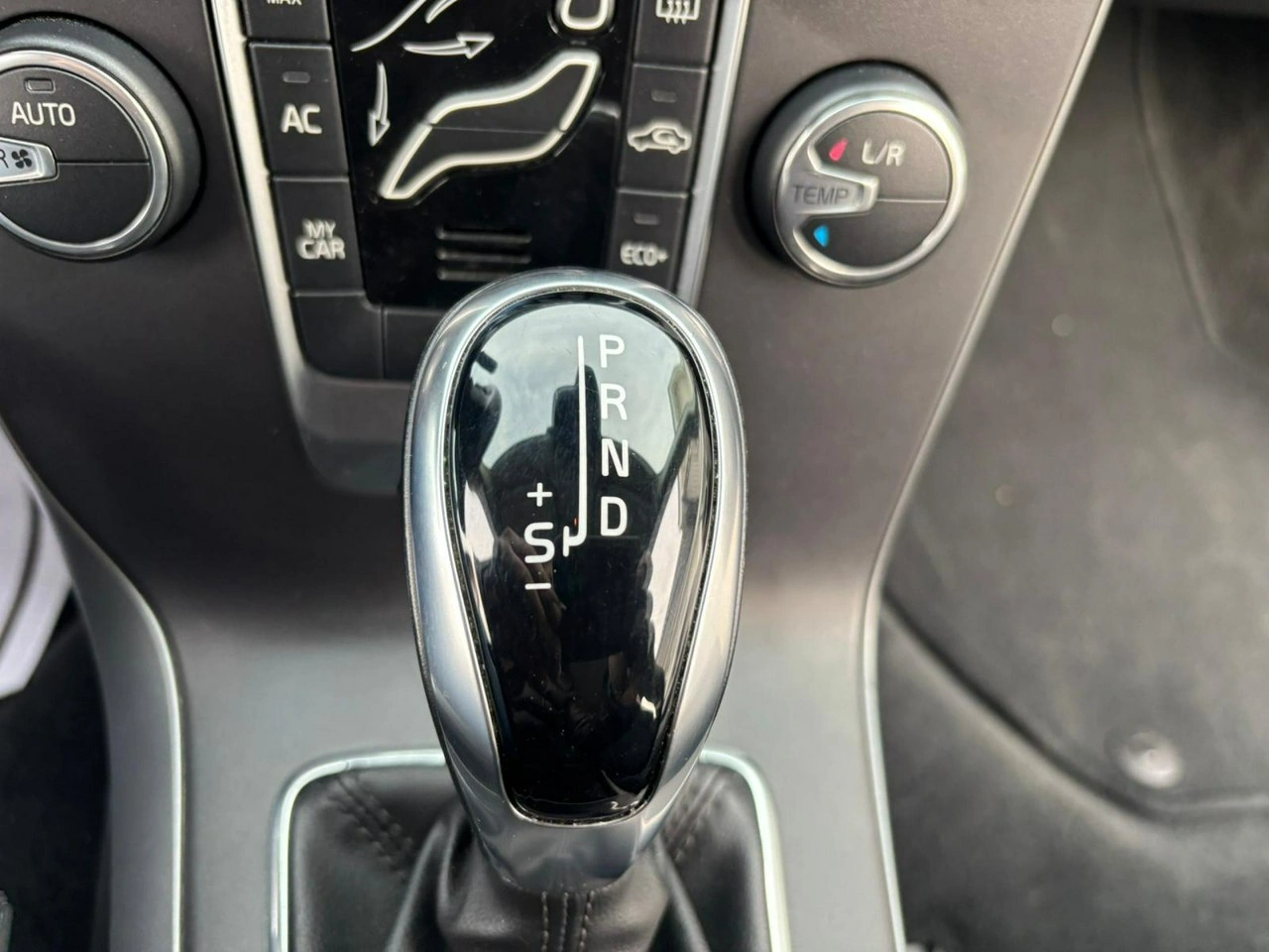 Volvo V40 - Zdjęcie 17
