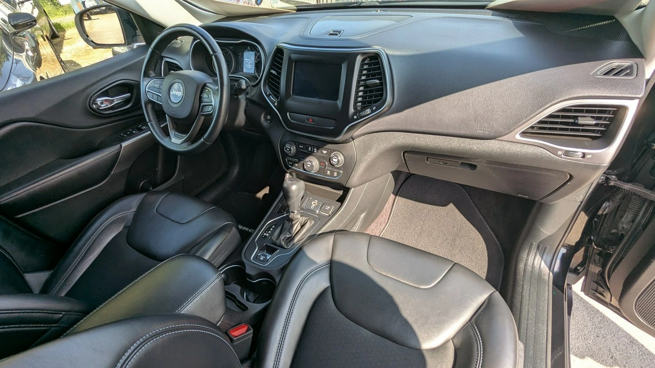 Jeep Cherokee - Zdjęcie 19