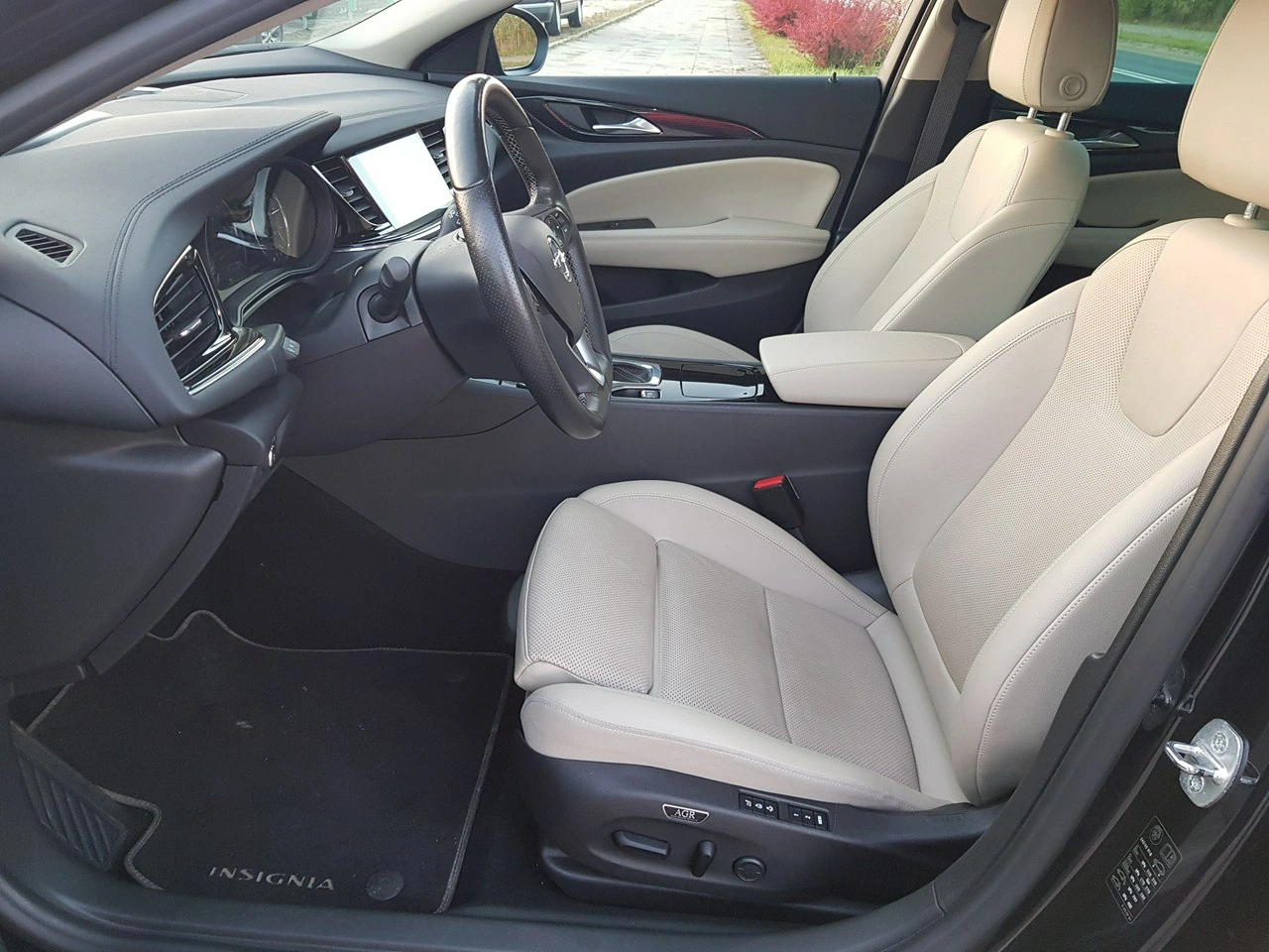 Opel Insignia - Zdjęcie 8