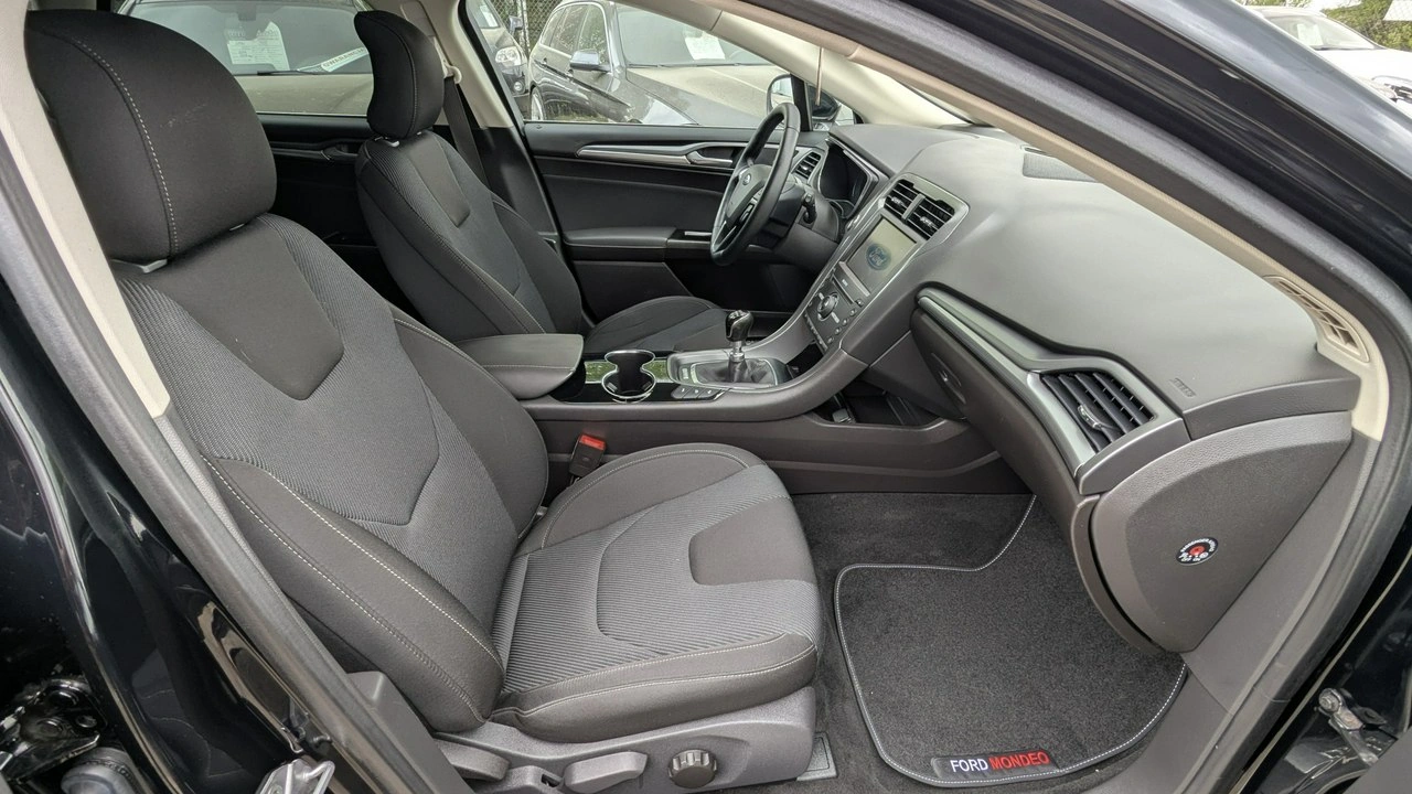 Ford Mondeo - Zdjęcie 18