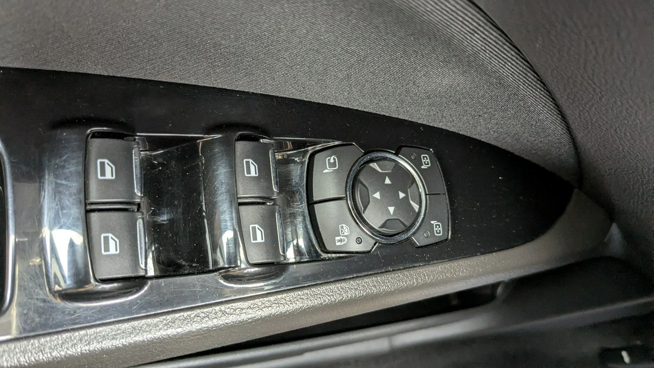 Ford Mondeo - Zdjęcie 29