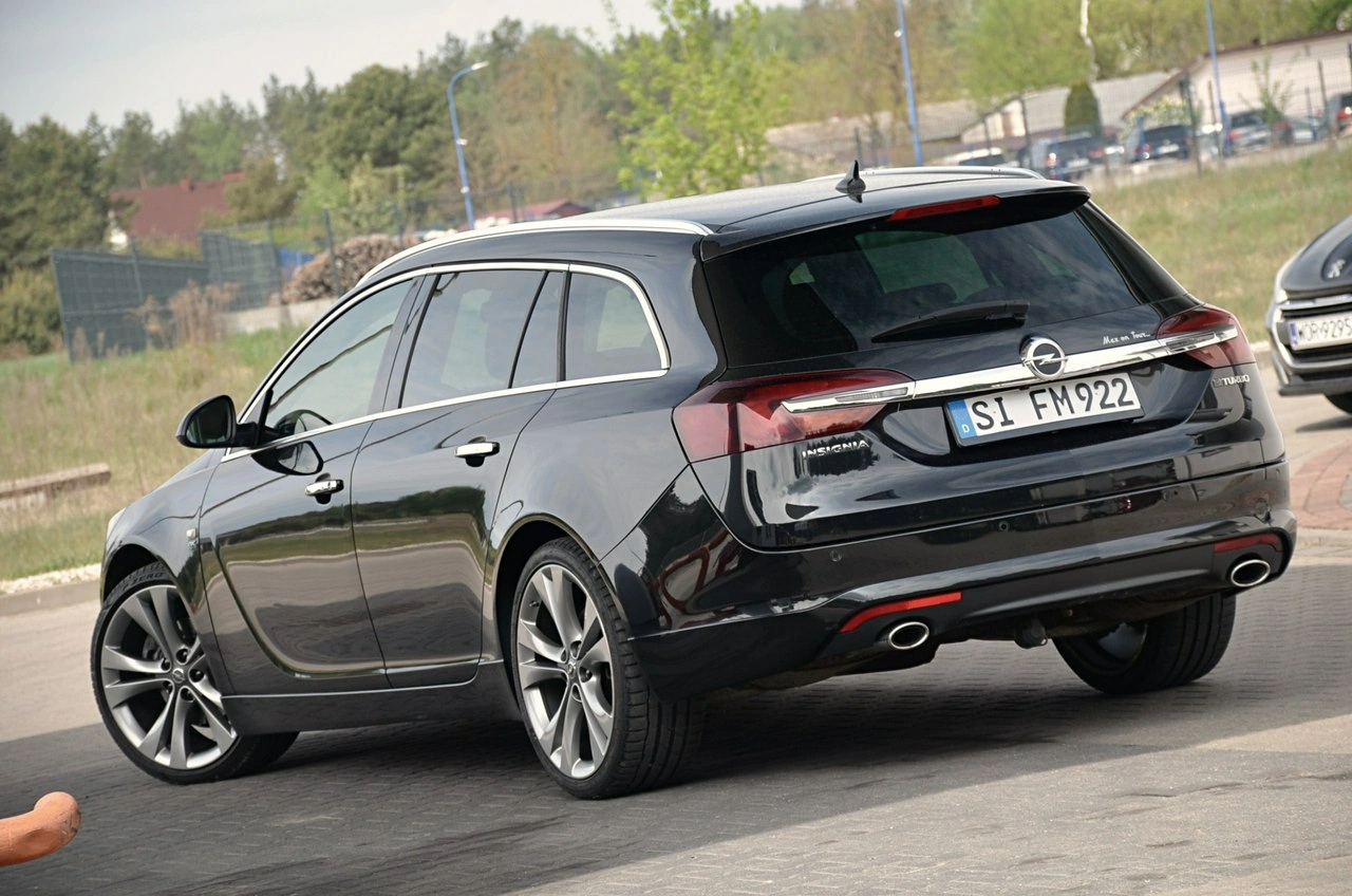 Opel Insignia Sports Tourer - Zdjęcie 11
