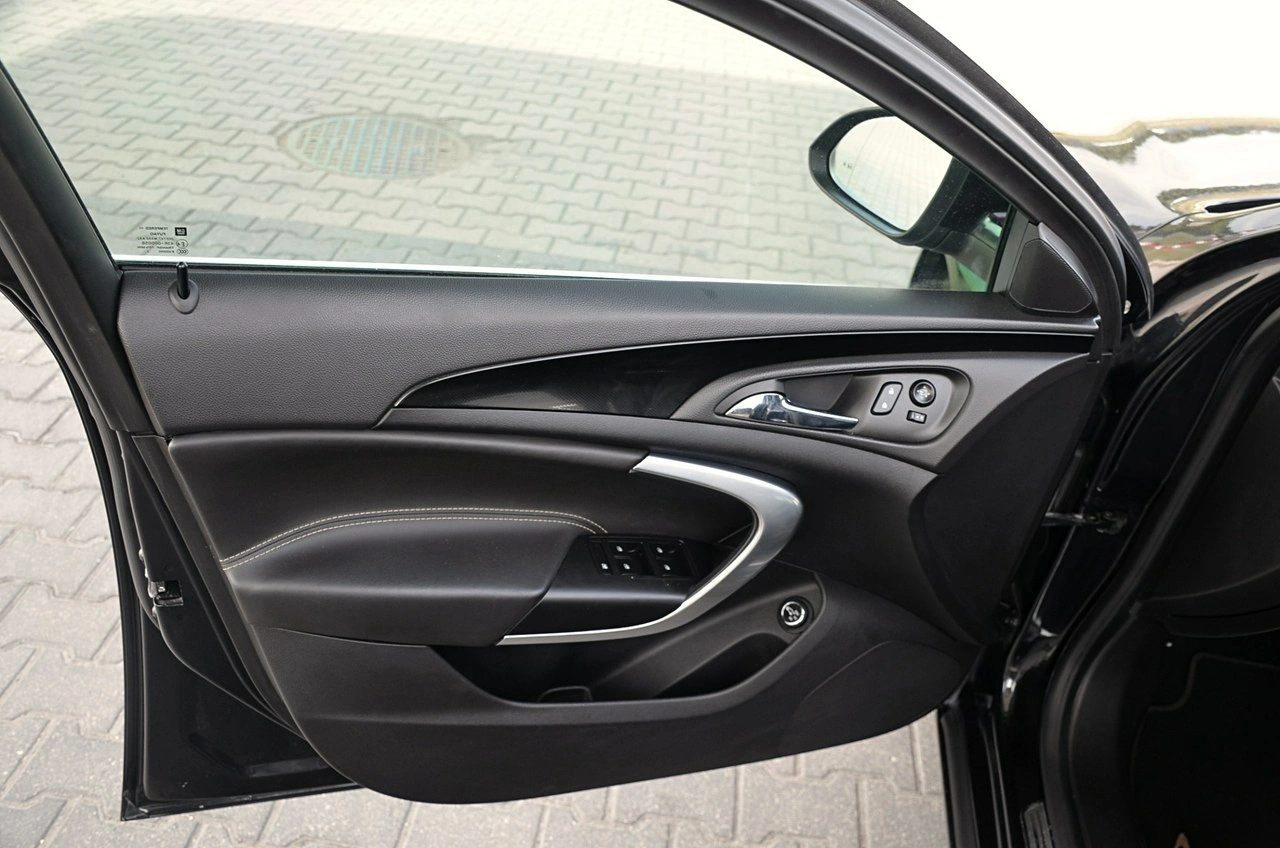 Opel Insignia Sports Tourer - Zdjęcie 13
