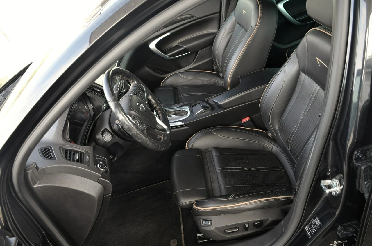 Opel Insignia Sports Tourer - Zdjęcie 14