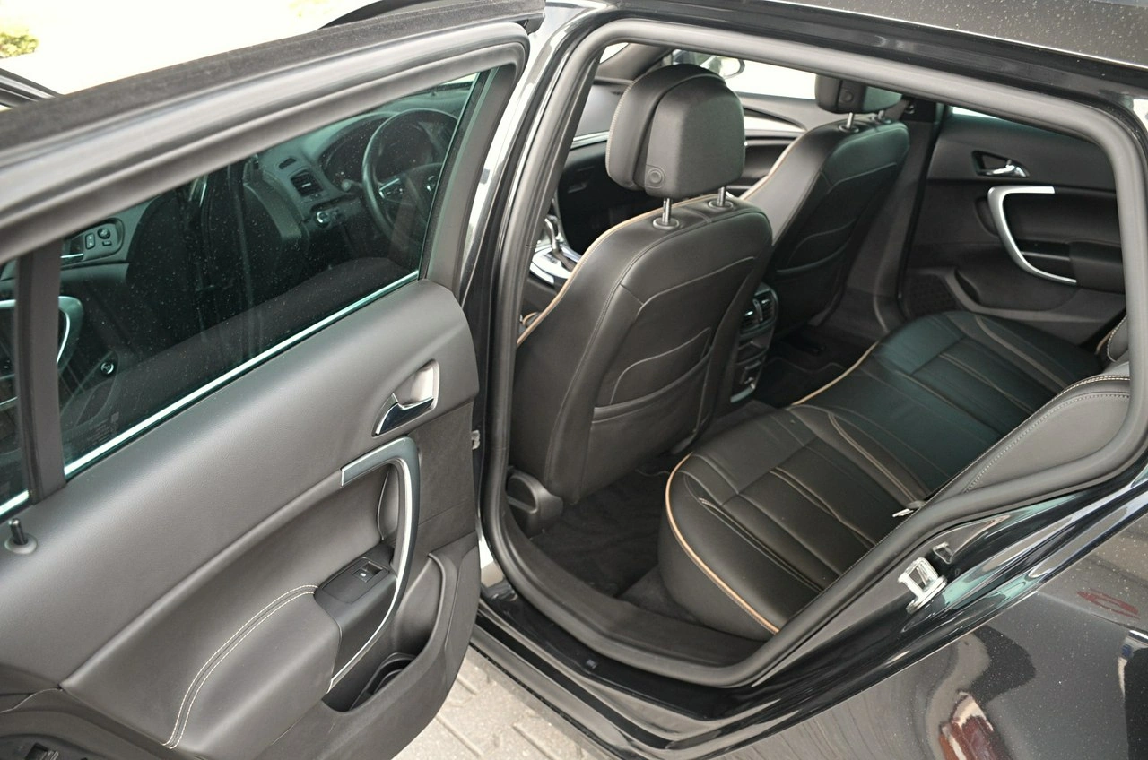 Opel Insignia Sports Tourer - Zdjęcie 16