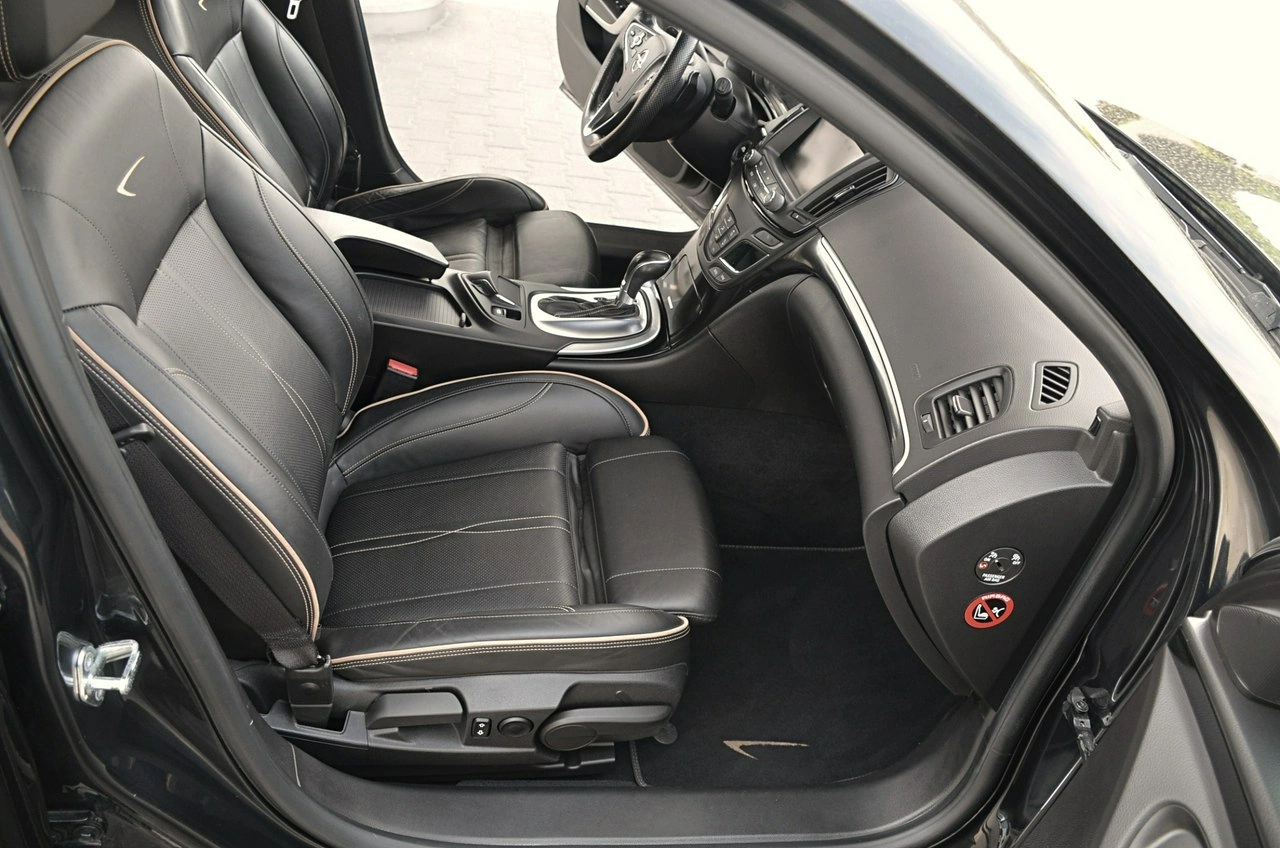 Opel Insignia Sports Tourer - Zdjęcie 17