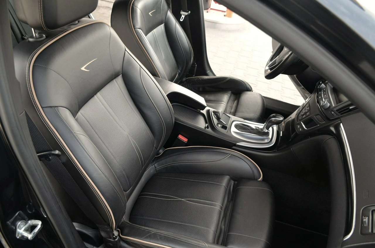 Opel Insignia Sports Tourer - Zdjęcie 18