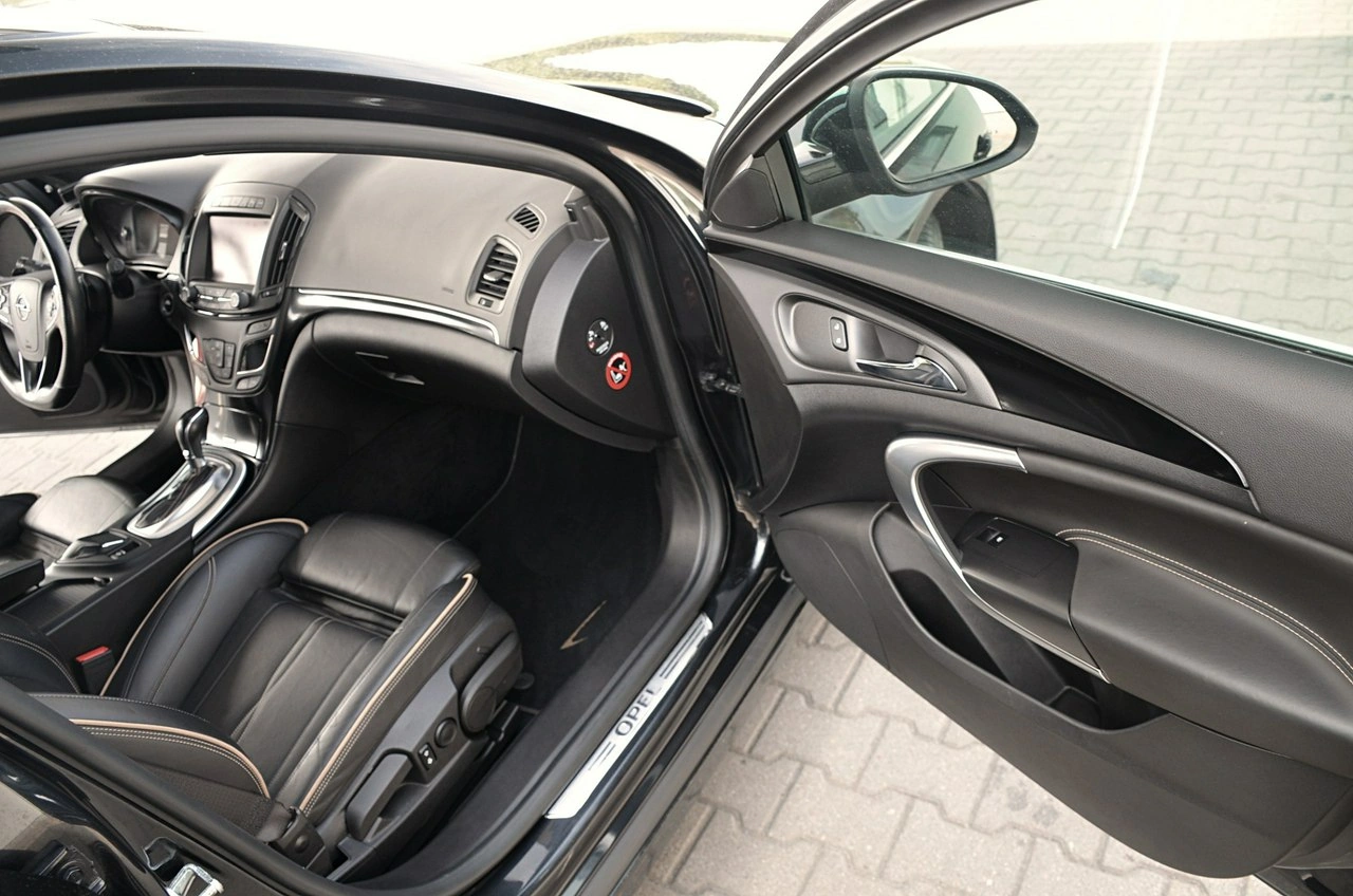Opel Insignia Sports Tourer - Zdjęcie 19