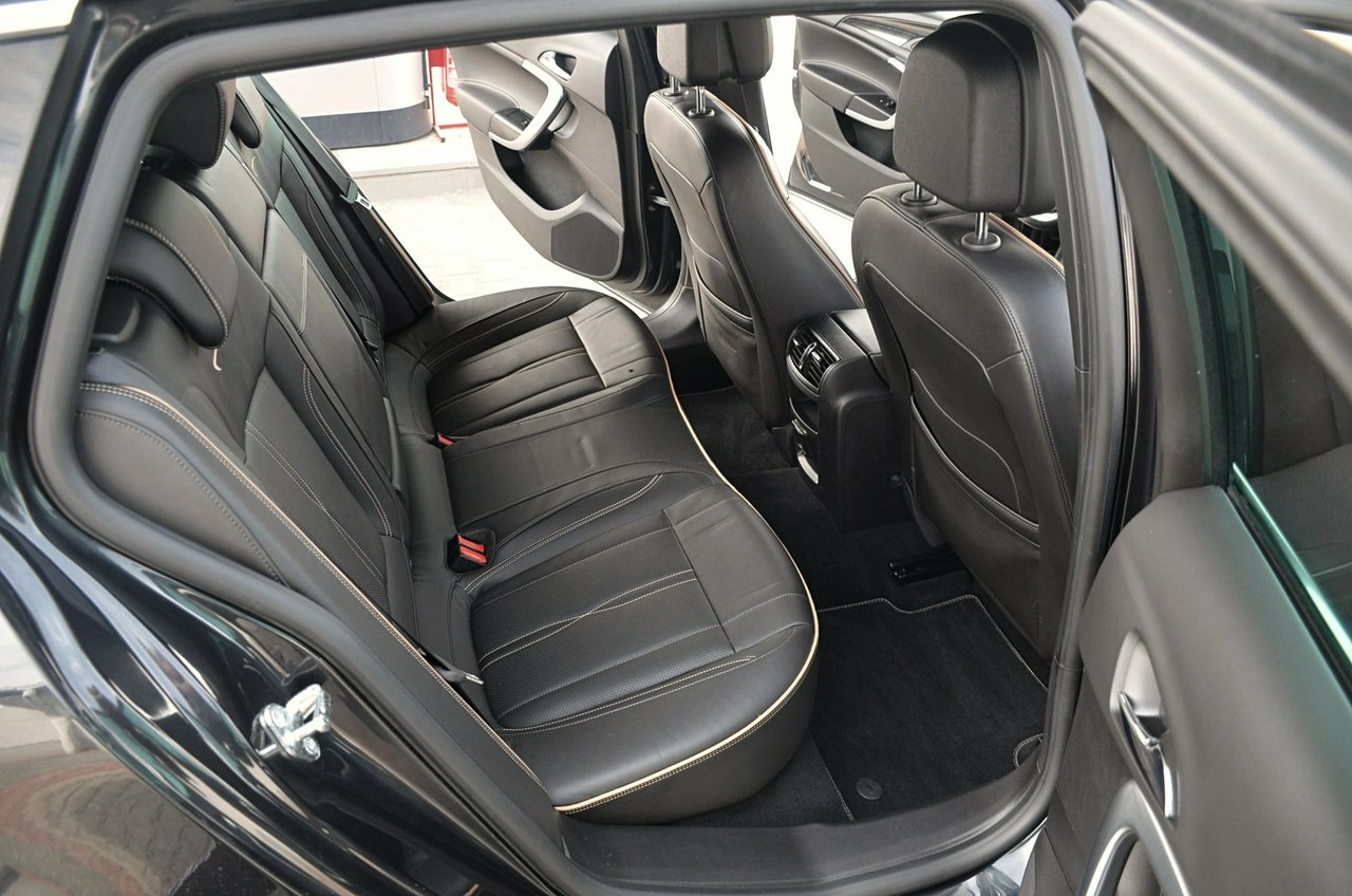 Opel Insignia Sports Tourer - Zdjęcie 20
