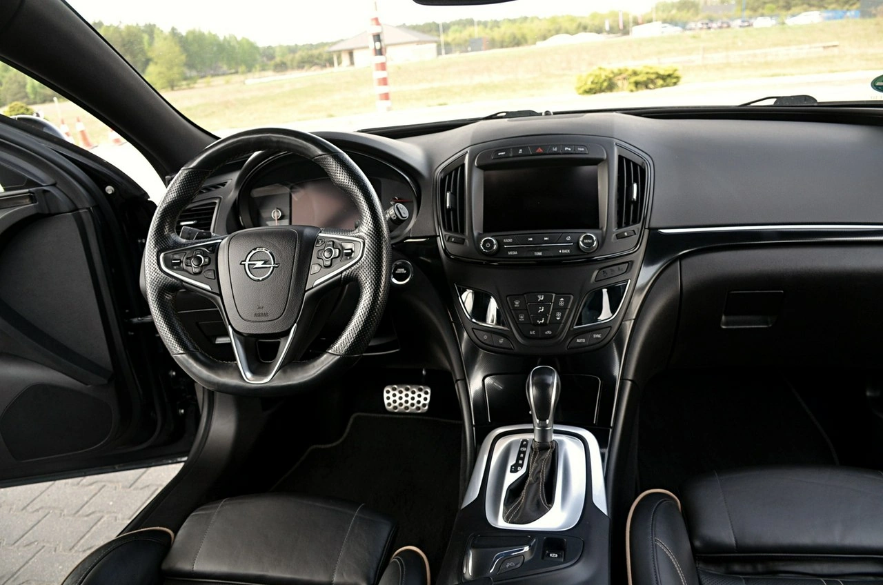 Opel Insignia Sports Tourer - Zdjęcie 21