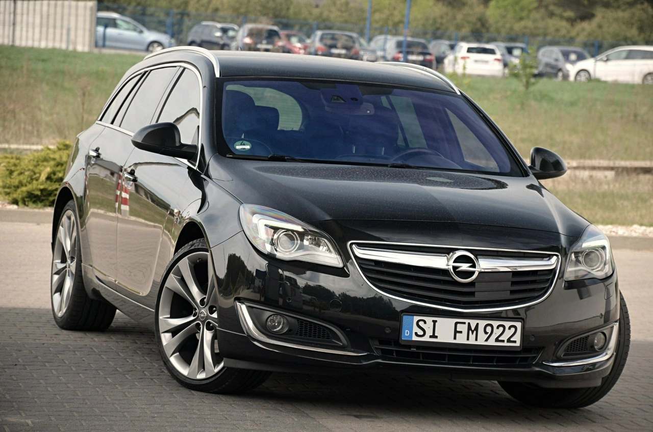 Opel Insignia Sports Tourer - Główne zdjęcie