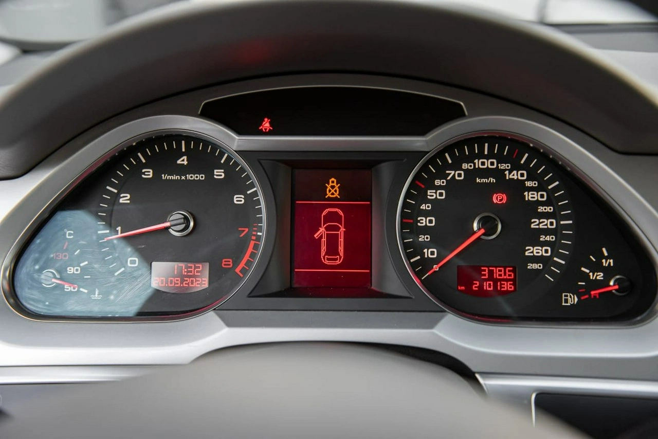 Audi A6 - Zdjęcie 16