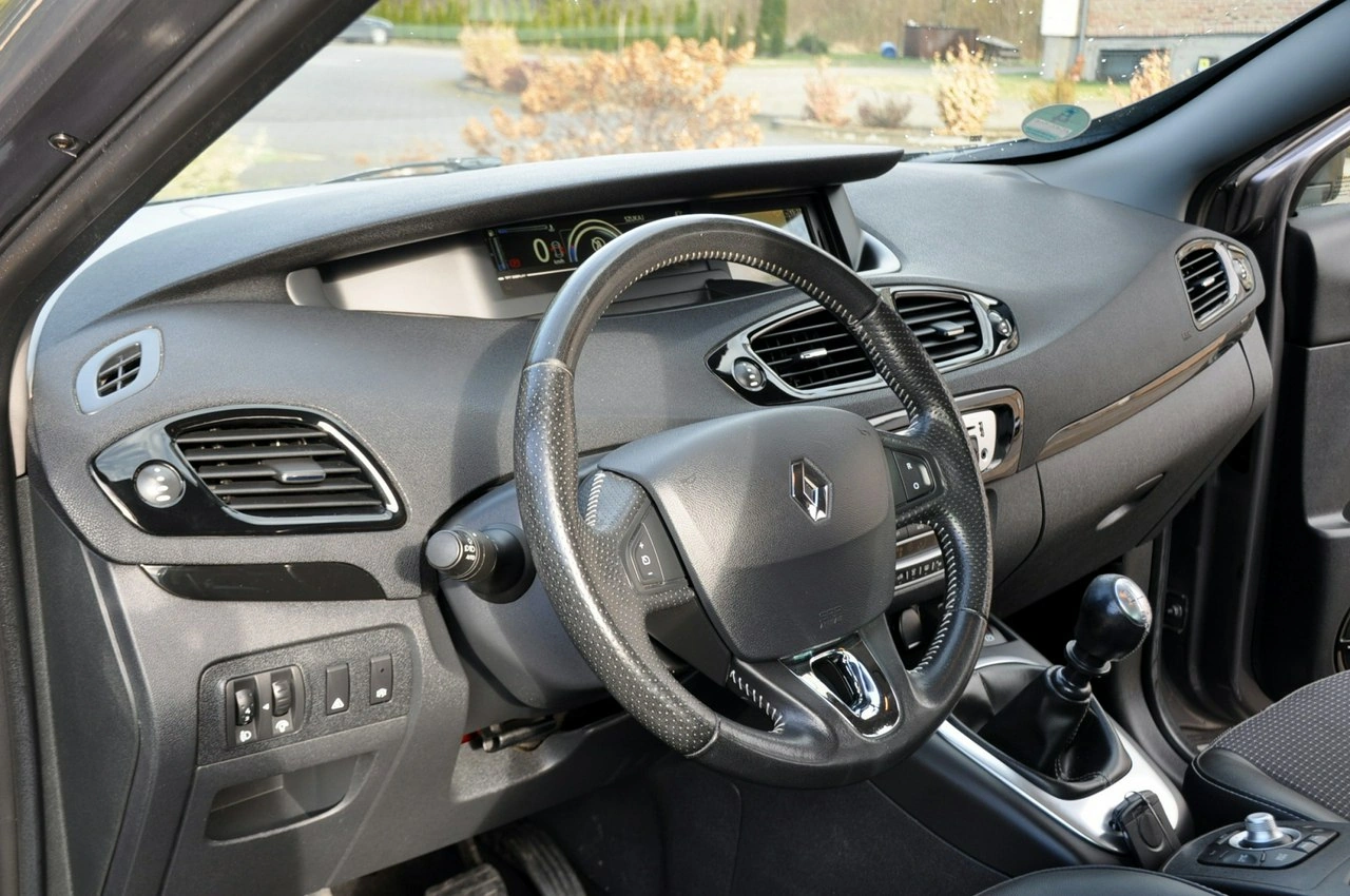 Renault Scenic - Zdjęcie 22
