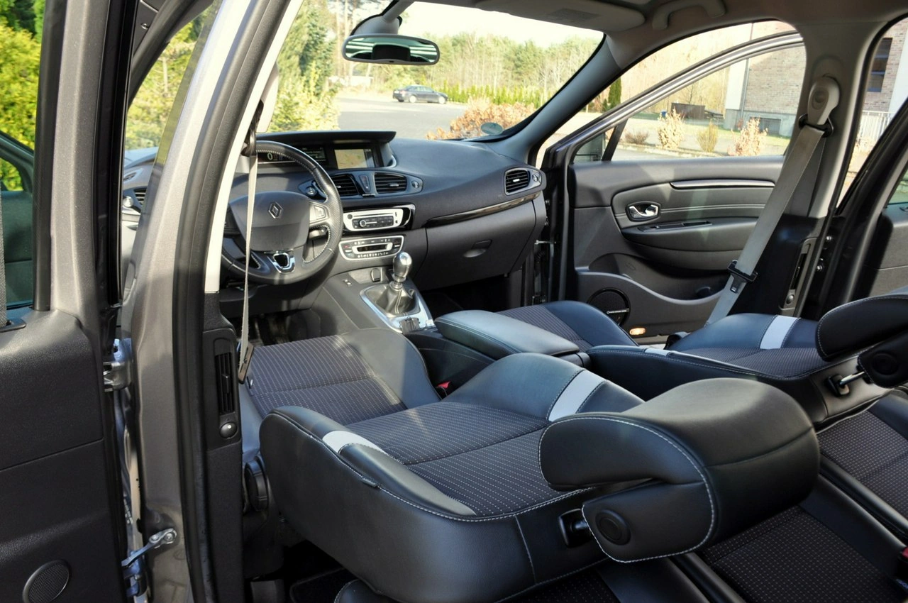 Renault Scenic - Zdjęcie 27