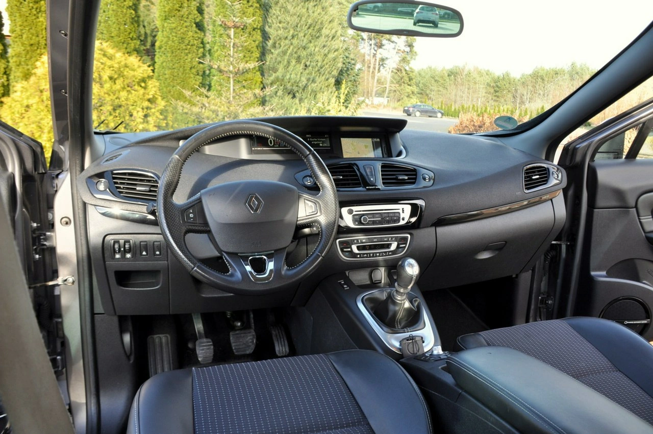 Renault Scenic - Zdjęcie 28