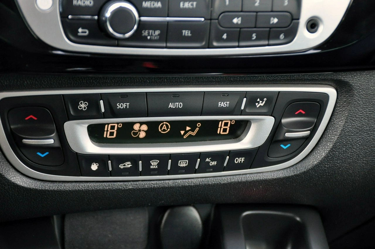 Renault Scenic - Zdjęcie 32