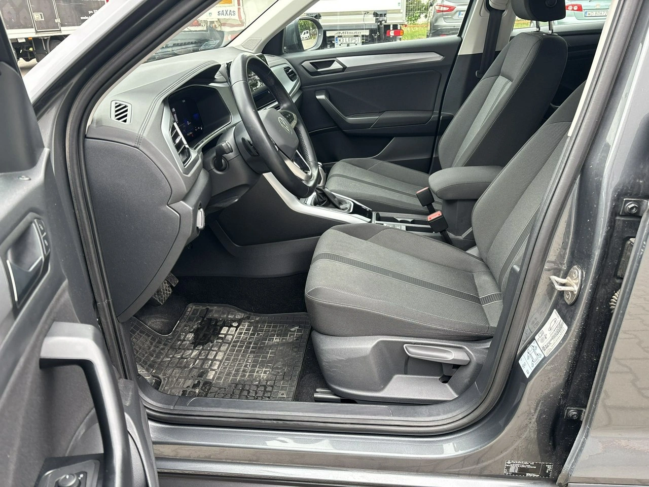 Volkswagen T-Roc - Zdjęcie 10