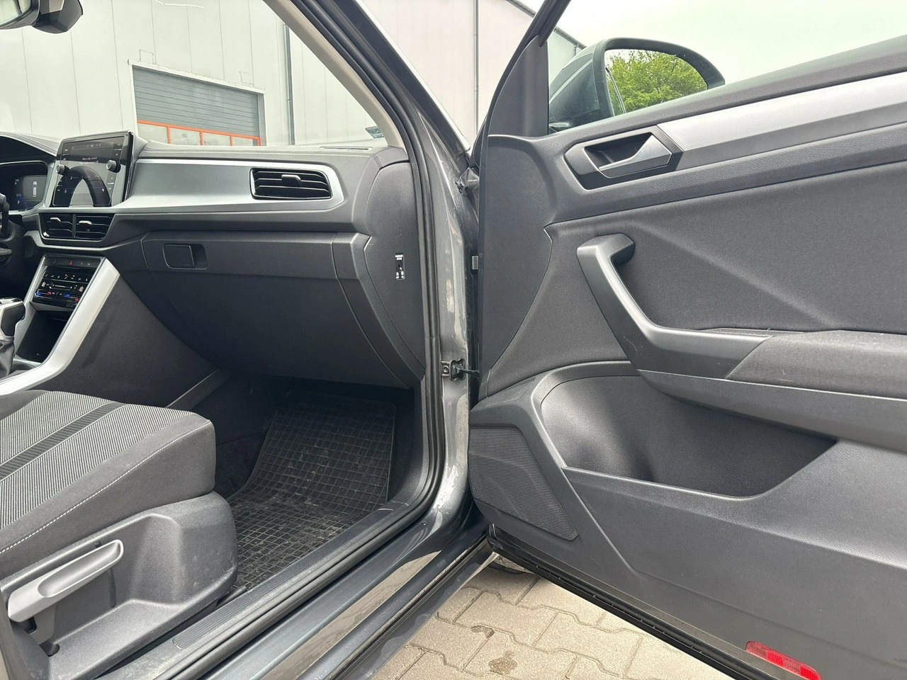 Volkswagen T-Roc - Zdjęcie 15