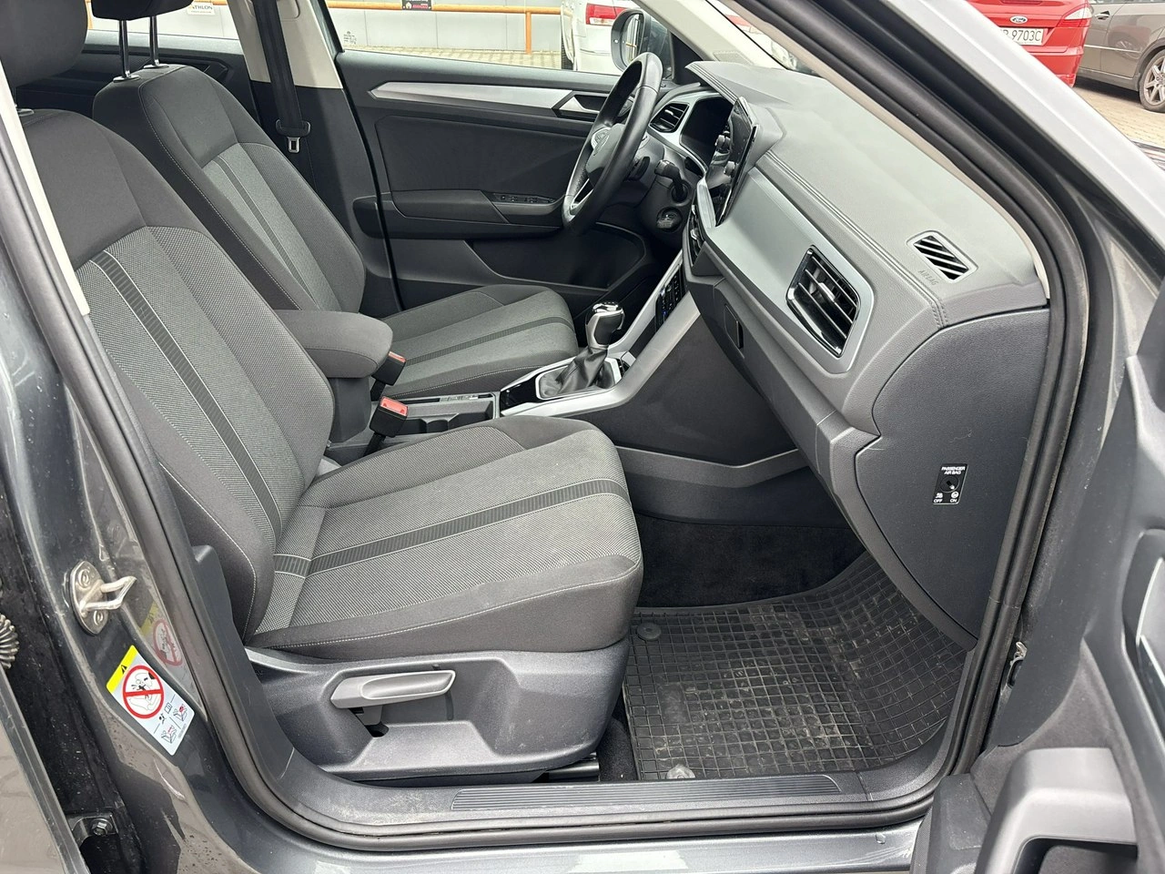 Volkswagen T-Roc - Zdjęcie 16