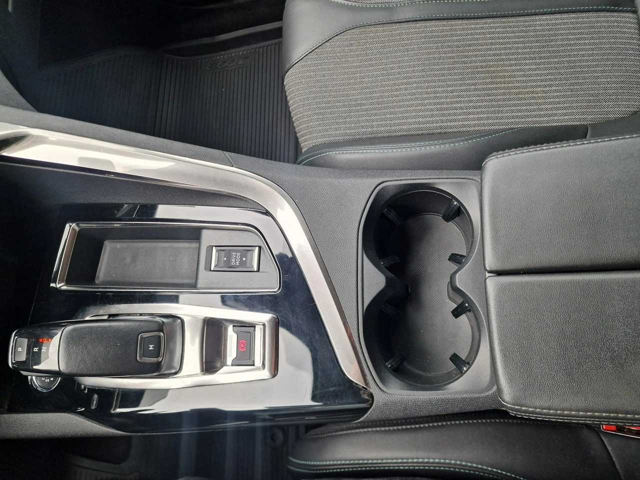 Peugeot 3008 - Zdjęcie 32
