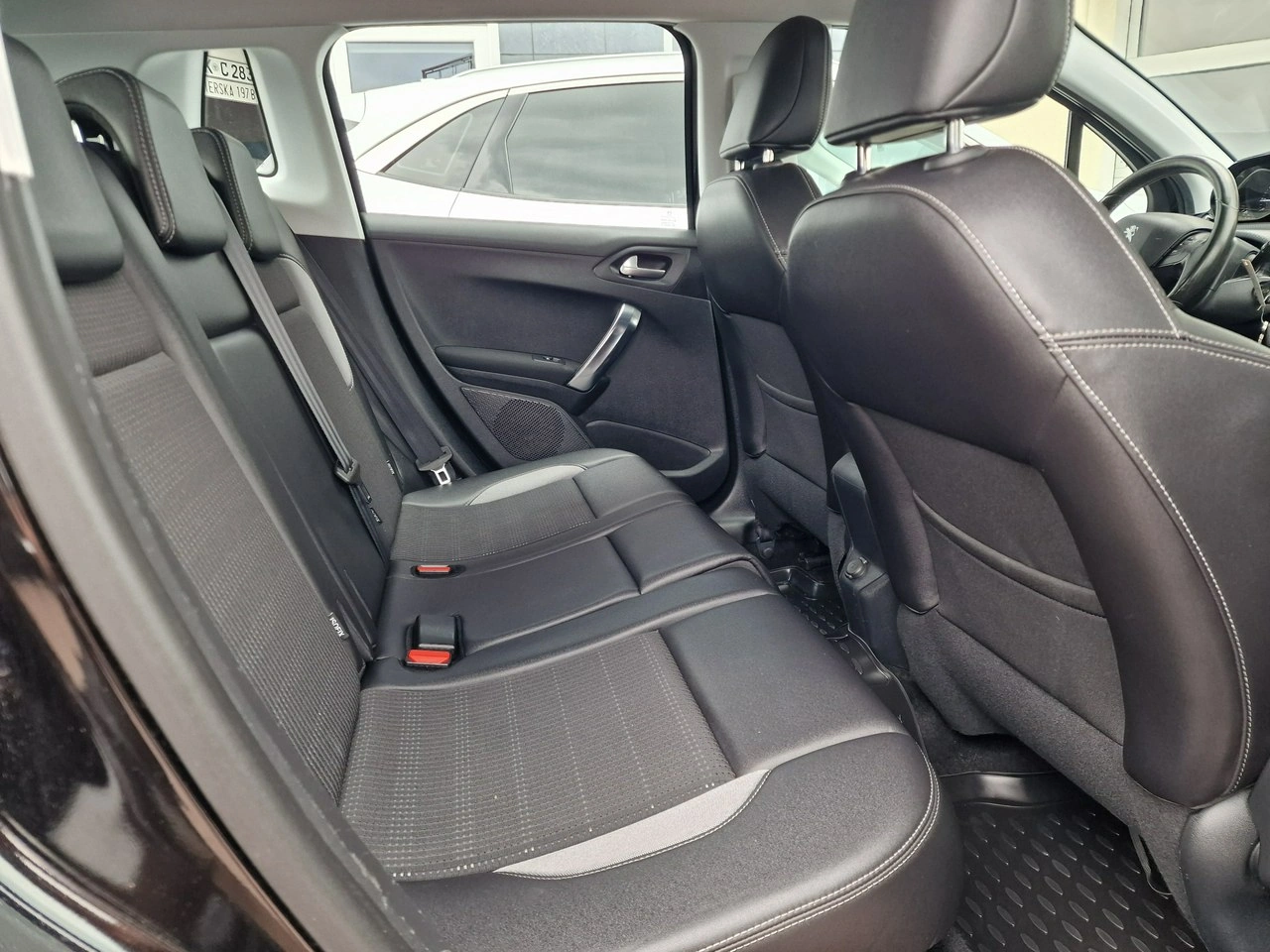 Peugeot 2008 - Zdjęcie 24
