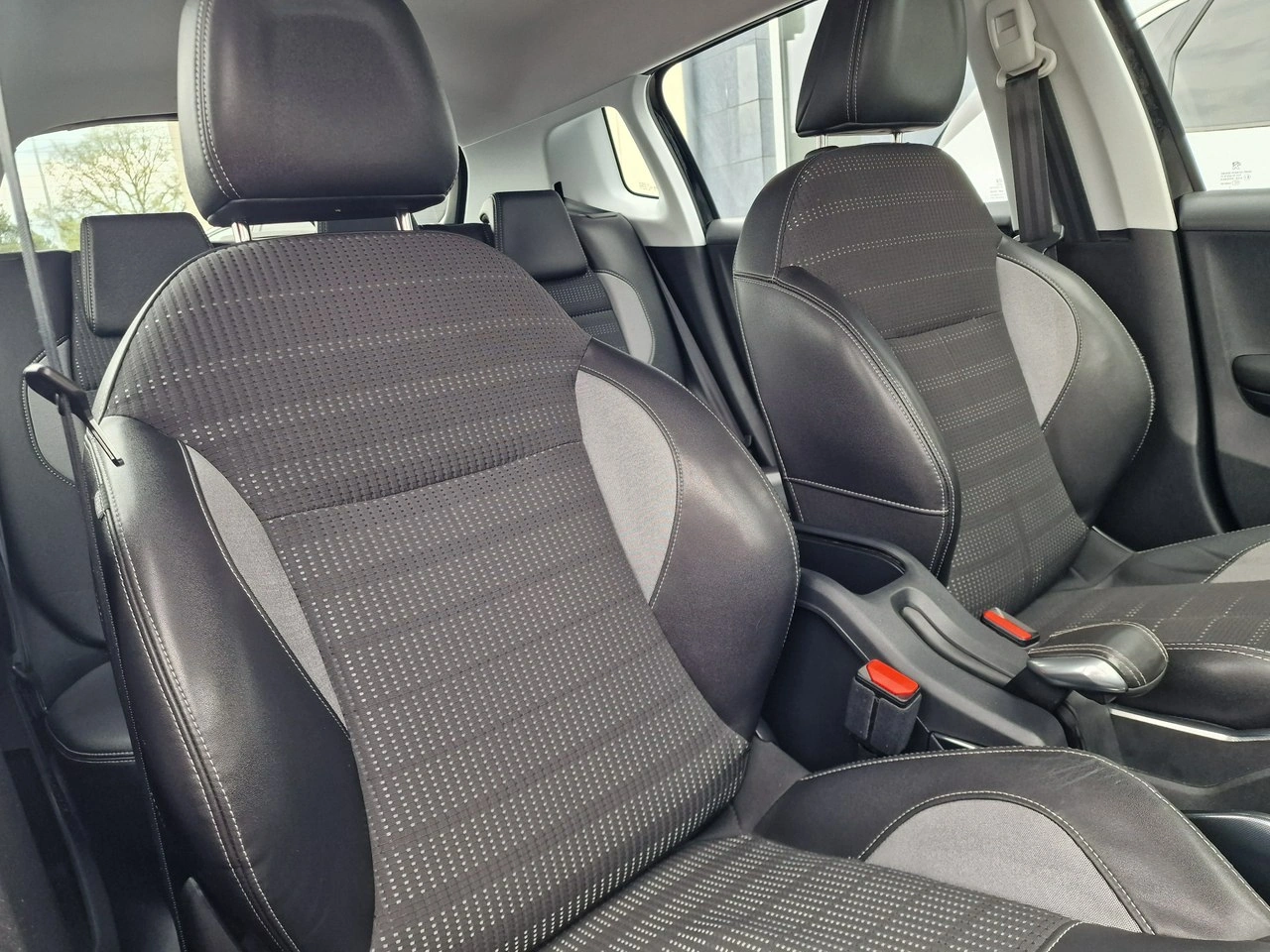 Peugeot 2008 - Zdjęcie 25