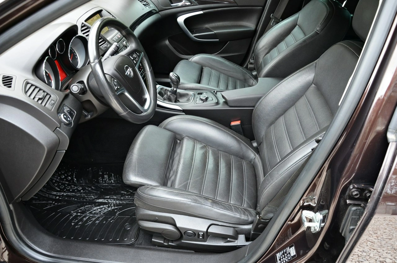 Opel Insignia Sports Tourer - Zdjęcie 27
