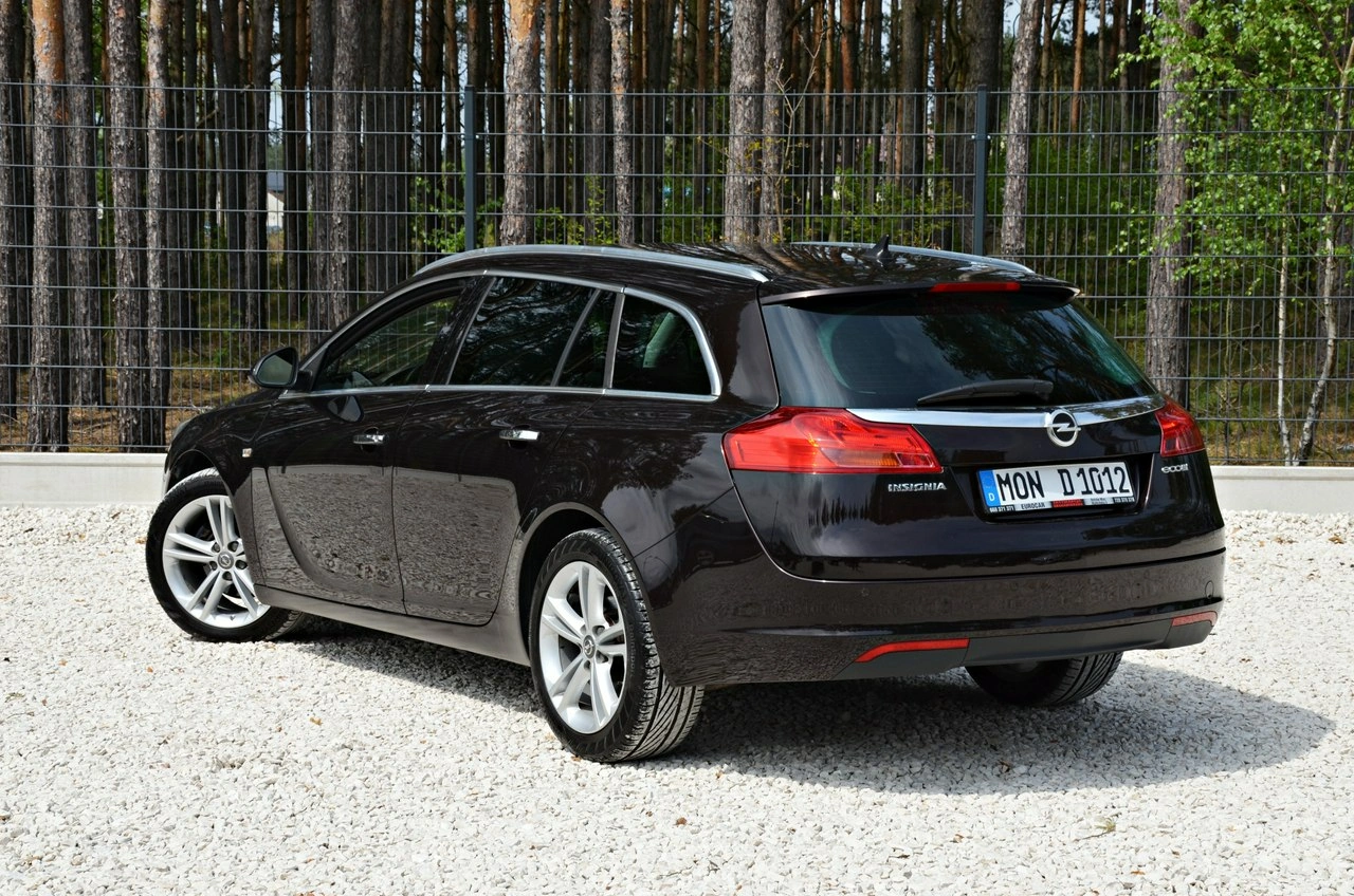 Opel Insignia Sports Tourer - Zdjęcie 2