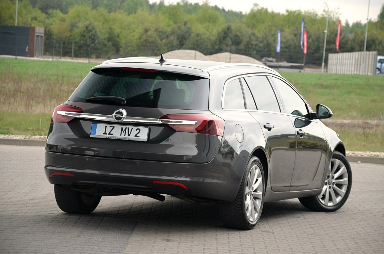 Opel Insignia Sports Tourer - Zdjęcie 9
