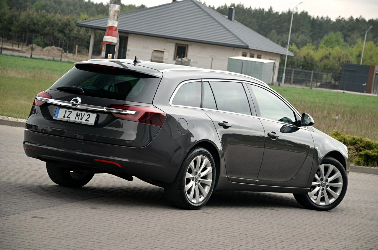 Opel Insignia Sports Tourer - Zdjęcie 11