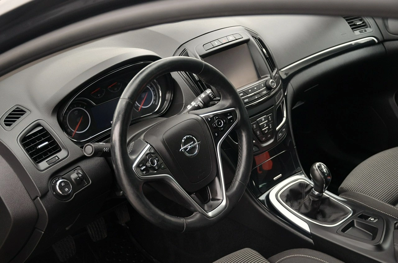 Opel Insignia Sports Tourer - Zdjęcie 12