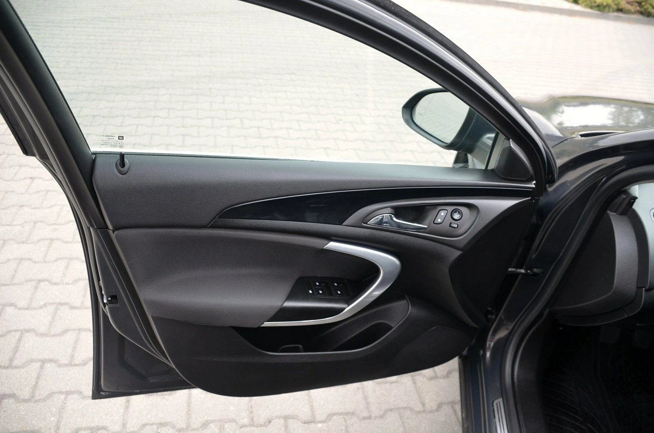 Opel Insignia Sports Tourer - Zdjęcie 13