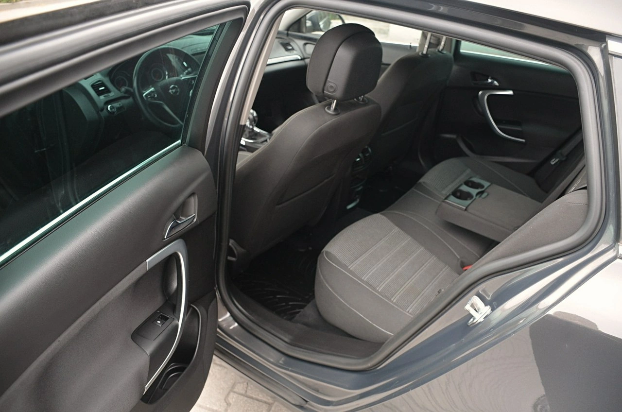 Opel Insignia Sports Tourer - Zdjęcie 14