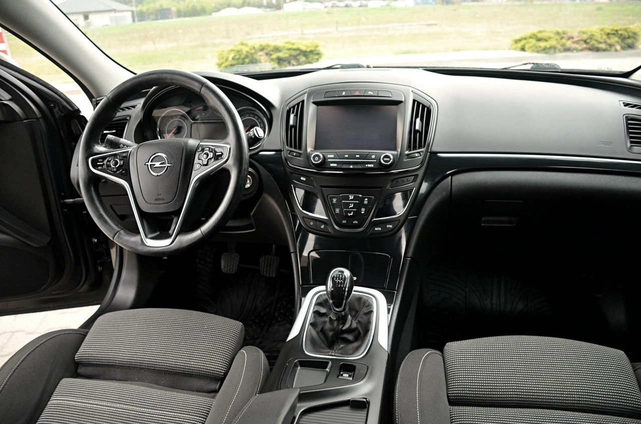 Opel Insignia Sports Tourer - Zdjęcie 16