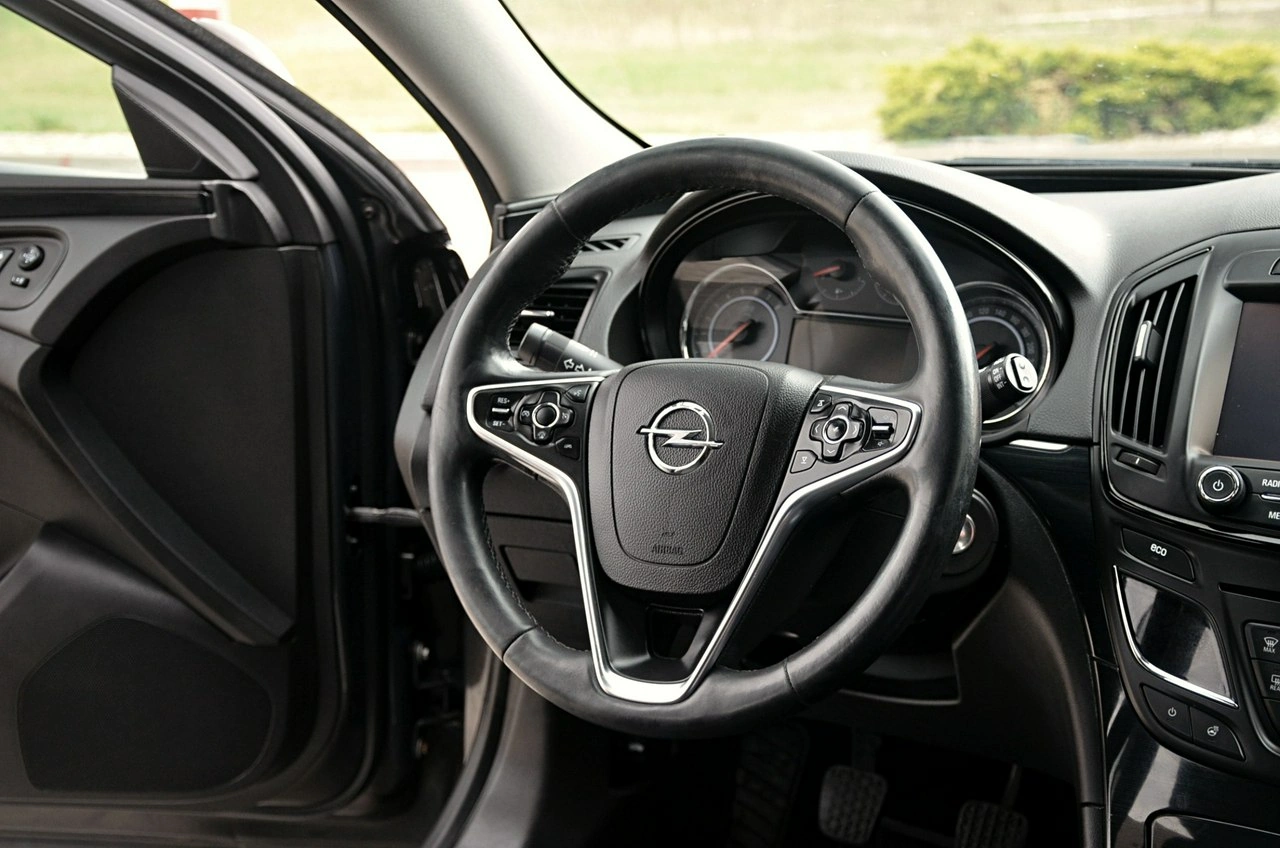 Opel Insignia Sports Tourer - Zdjęcie 17