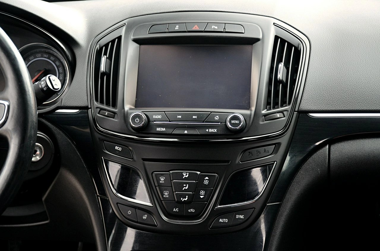Opel Insignia Sports Tourer - Zdjęcie 18