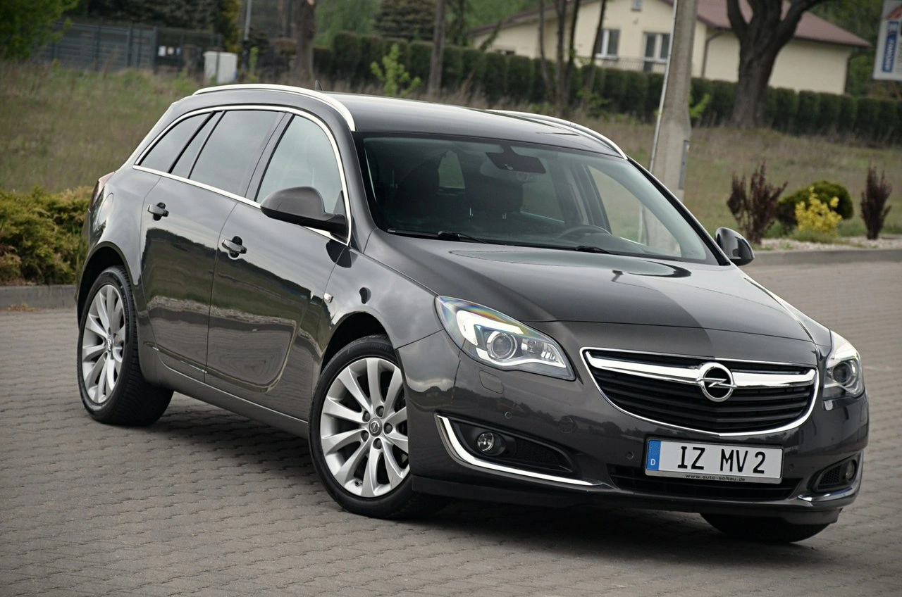 Opel Insignia Sports Tourer - Zdjęcie 1